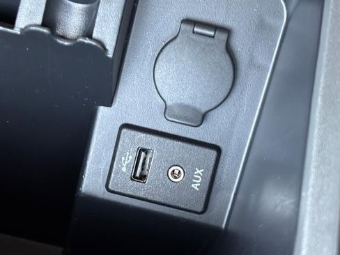 Used 2016 Nissan Frontier SV image 25