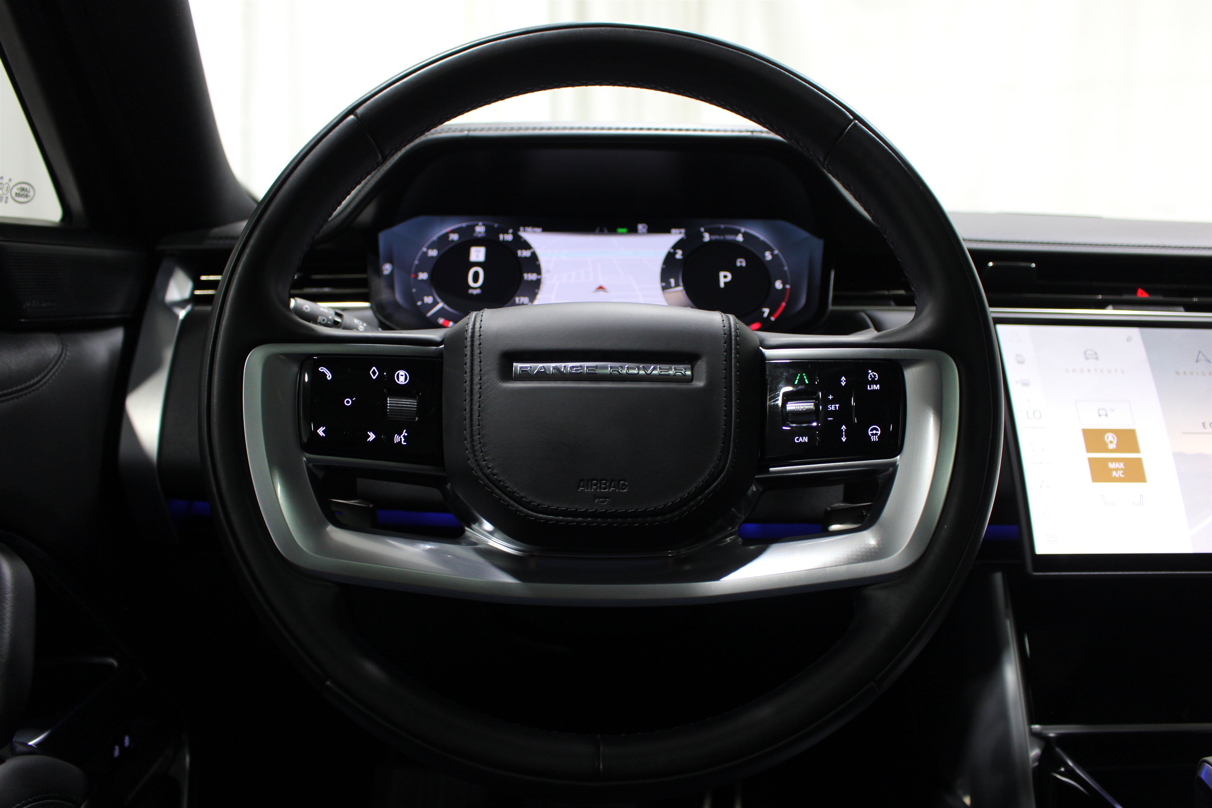 Used 2024 Land Rover Range Rover SE AWD/4WD image 11