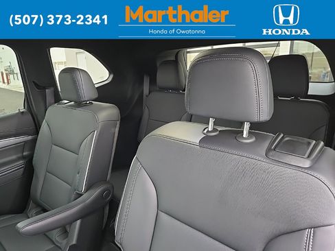 Used 2025 Buick Enclave Preferred image 13