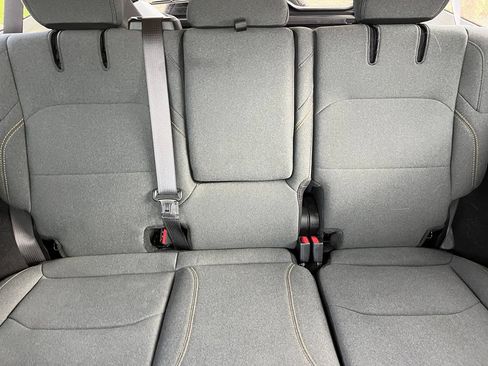 Used 2025 Jeep Wrangler Unlimited Sahara AWD/4WD image 19