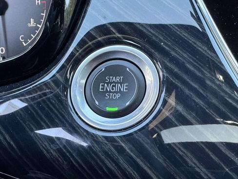 Used 2024 Cadillac XT6 Premium Luxury w/ LPO, Floor Liner Package FWD image 8