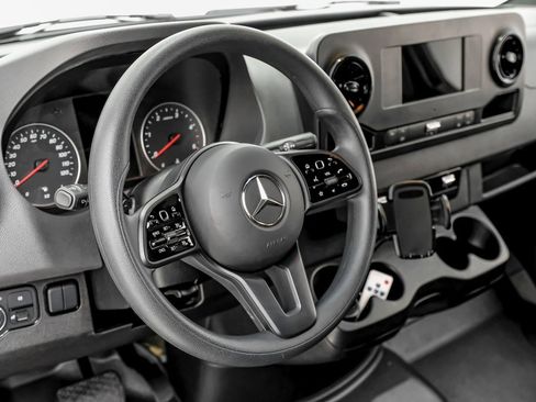 Used 2024 Mercedes-Benz Sprinter 3500 image 10