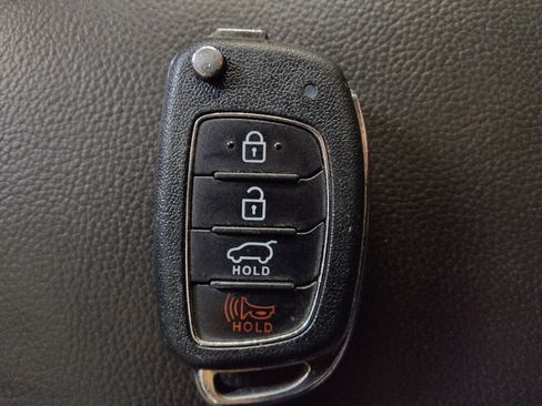 Used 2017 Hyundai Santa Fe Sport image 32