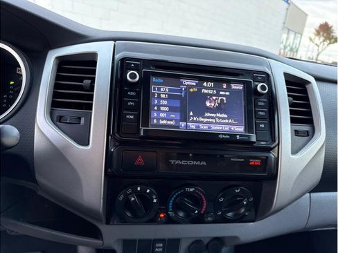 Used 2015 Toyota Tacoma PreRunner image 26