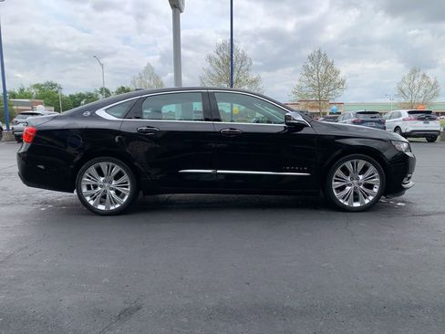 Used 2018 Chevrolet Impala Premier w/ Premier Convenience Package FWD image 2
