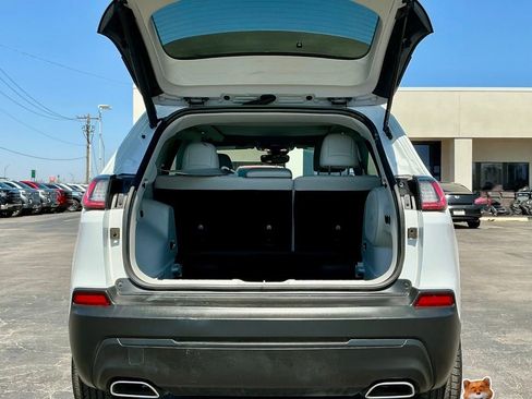 Used 2022 Jeep Cherokee Latitude Lux w/ Sun & Sound Group image 18