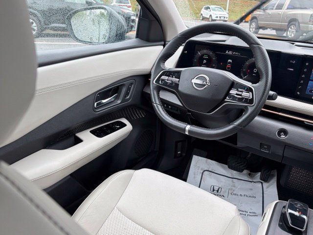 Used 2024 Nissan Ariya AWD image 31