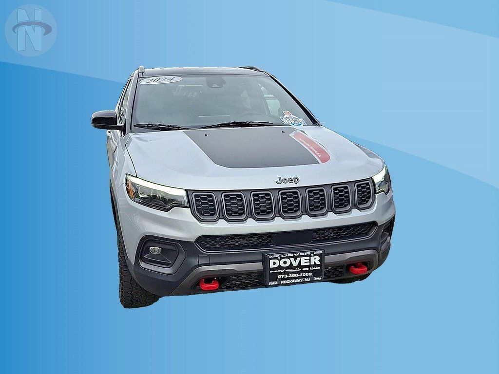 Certified 2024 Jeep Compass Trailhawk w/ Trailhawk Elite Group AWD/4WD image 3