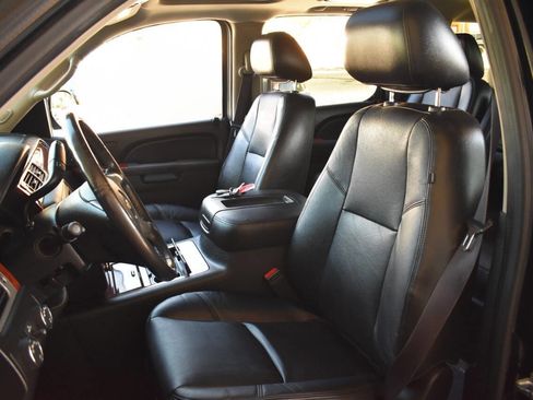 Used 2012 Chevrolet Tahoe LTZ image 35