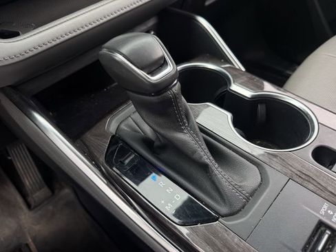 Used 2022 Toyota Highlander Limited FWD image 21