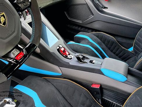 Used 2022 Lamborghini Huracan STO image 16