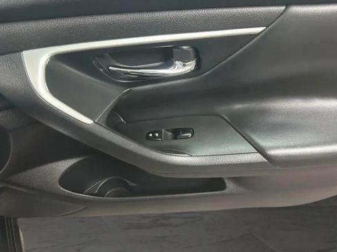 Used 2016 Nissan Altima 2.5 SV FWD image 18