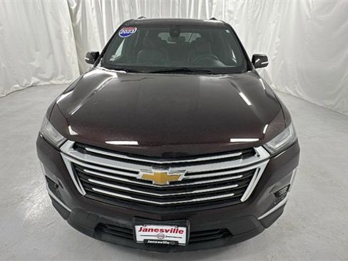 Used 2023 Chevrolet Traverse LT image 8