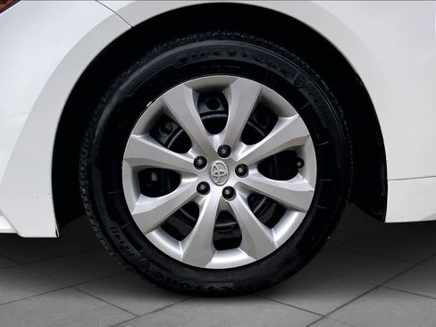 Used 2025 Toyota Corolla LE image 10