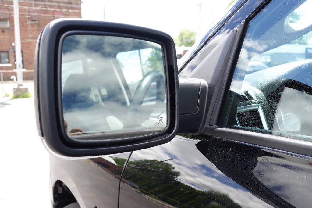 Used 2022 RAM 1500 Classic SLT w/ Electronics Convenience Group AWD/4WD image 15