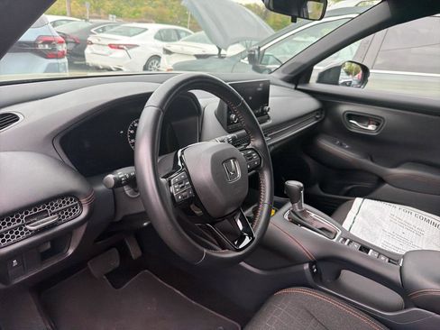 Used 2025 Honda HR-V Sport image 19