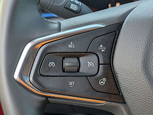 Used 2025 Chevrolet Trax LT w/ LT Convenience Package image 19