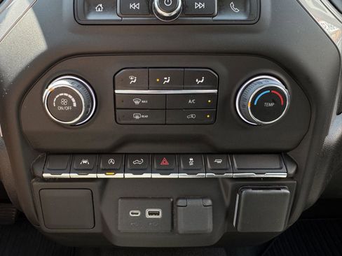 Used 2022 Chevrolet Silverado 1500 Custom RWD image 19