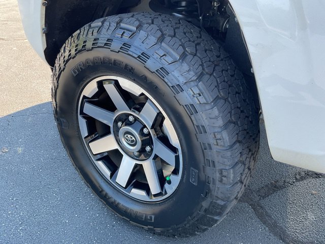Used 2023 Toyota Tacoma SR AWD/4WD image 13