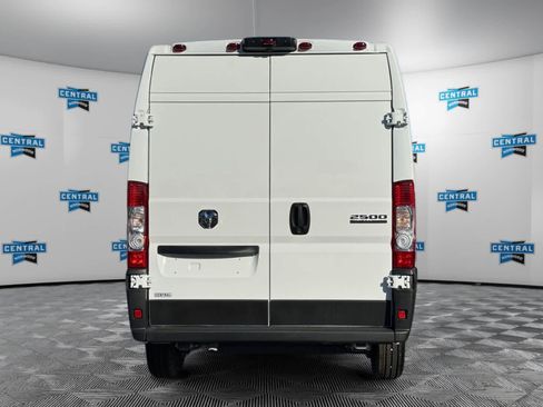 Used 2025 RAM ProMaster 2500 w/ Convenience Group image 5