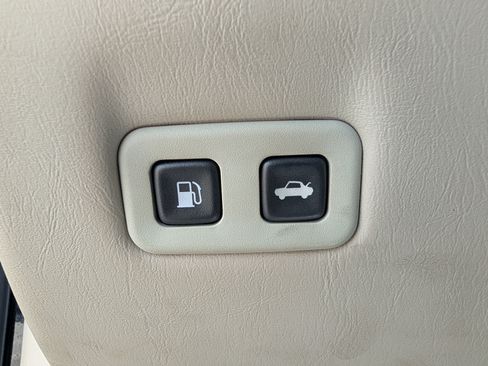 Used 2006 Cadillac XLR V RWD image 21