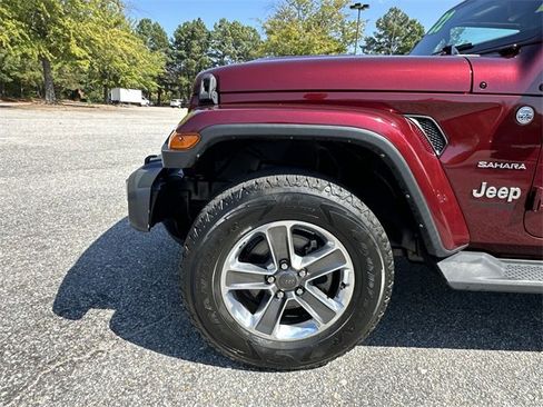 Used 2022 Jeep Wrangler Unlimited Sahara w/ Cold Weather Group image 10