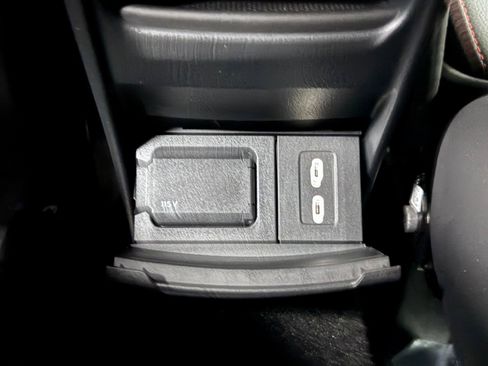 Used 2025 Mercedes-Benz GLA 250 image 37