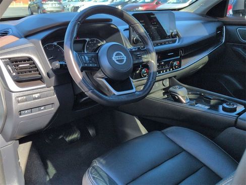 Used 2021 Nissan Rogue SL w/ Premium Package image 9