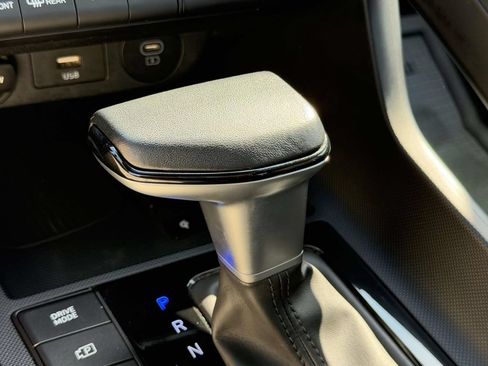Certified 2025 Hyundai Elantra Sport FWD image 35
