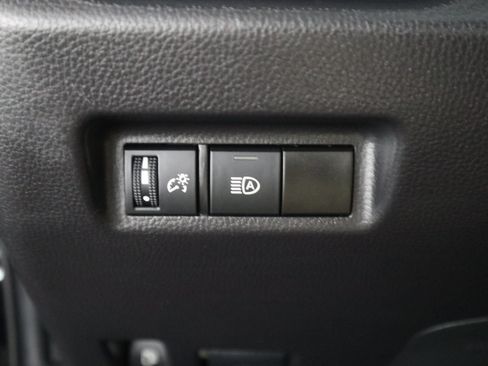 Used 2025 Toyota RAV4 LE AWD/4WD image 28
