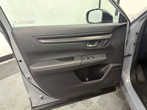Used 2025 Honda CR-V Sport image 11