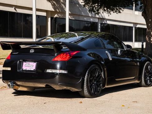 Used 2006 Nissan 350Z Touring w/ (N93) Cargo Convenience Pkg image 42