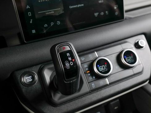 Used 2024 Land Rover Defender 90 S image 12