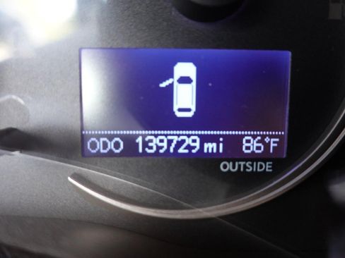 Used 2015 Lexus CT 200h w/ Navigation Package FWD image 12