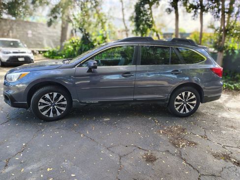 Used 2015 Subaru Outback 2.5i Limited image 2