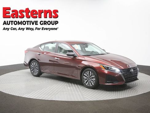 Used 2025 Nissan Altima 2.5 SV FWD image 46