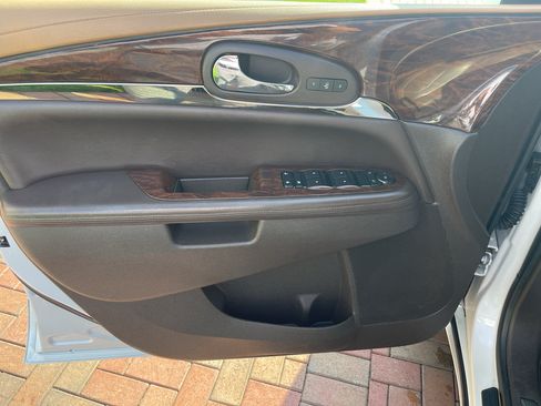 Used 2016 Buick Enclave Leather FWD image 16