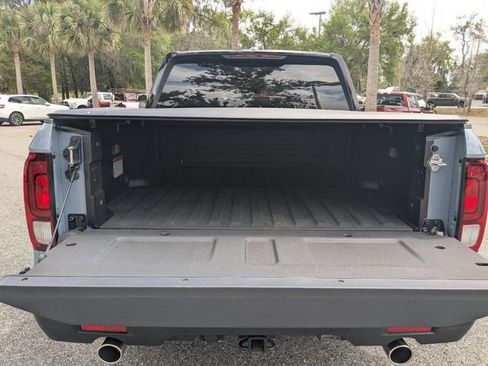 Used 2025 Honda Ridgeline Sport image 13