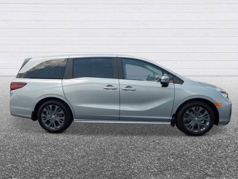 New 2026 Honda Odyssey Touring image 6