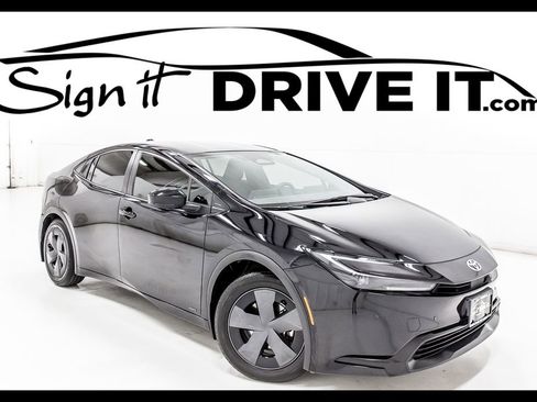 Used 2023 Toyota Prius LE image 1