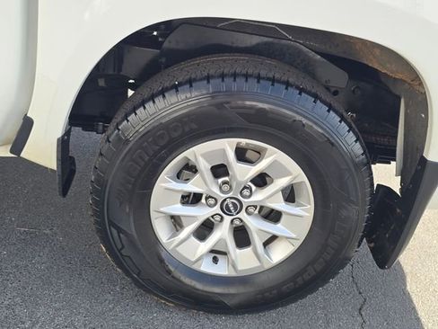 Used 2025 Nissan Frontier S w/ S Utility Package image 11