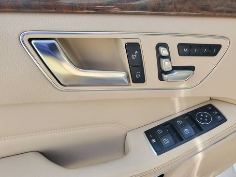 Used 2016 Mercedes-Benz E 350 Sedan image 20