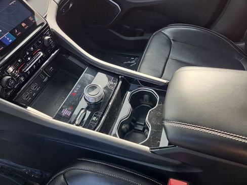 Used 2022 Jeep Grand Cherokee Limited 4xe w/ Luxury Tech Group II image 35