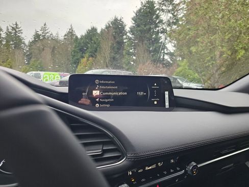 New 2026 MAZDA MAZDA3 Hatchback w/Premium Plus Pkg image 16