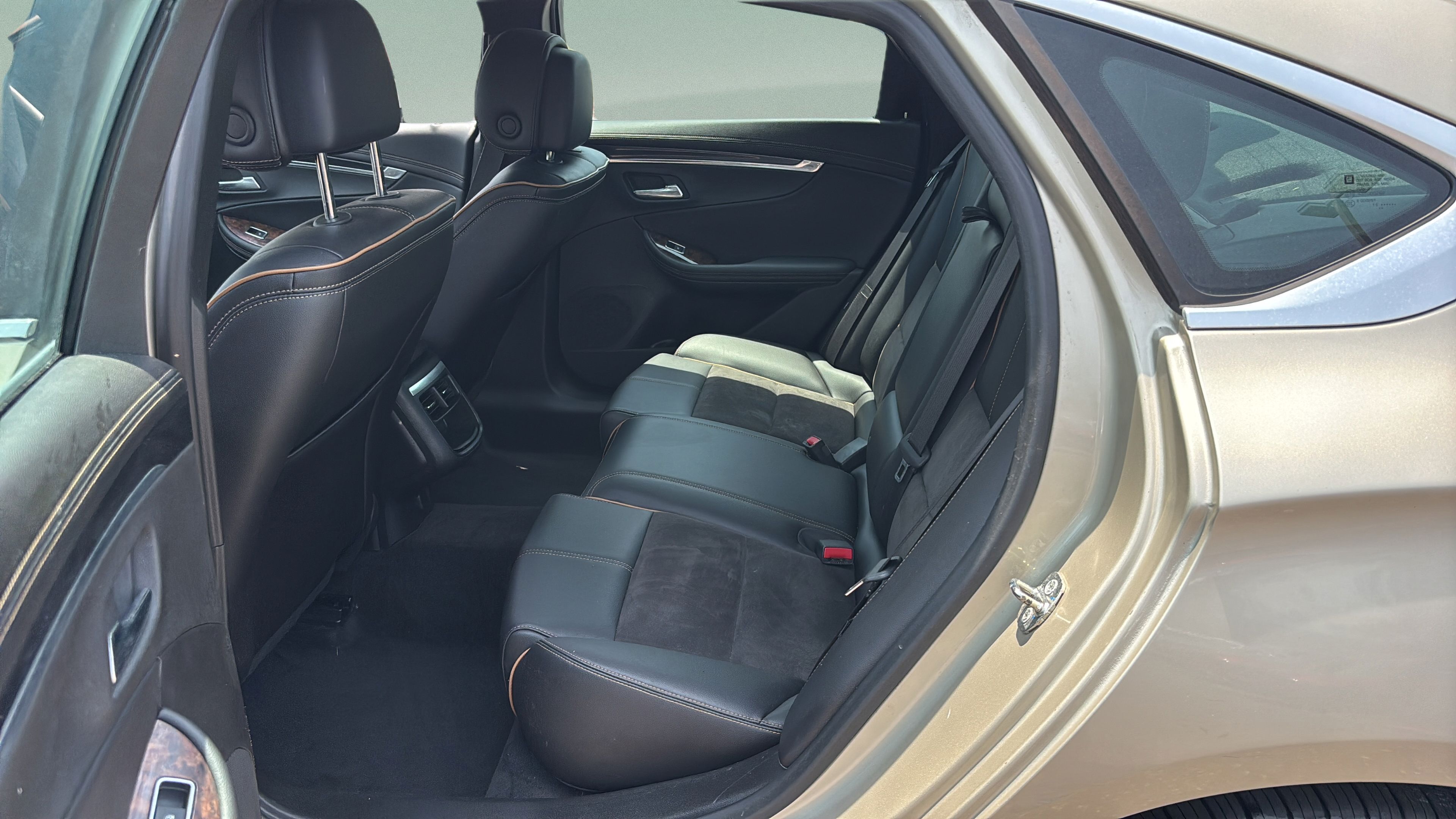 Used 2014 Chevrolet Impala LT w/ Premium Seating Package FWD image 10