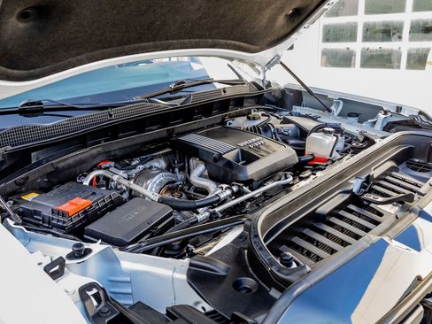 Used 2024 GMC Sierra 1500 AT4 w/ Technology Package image 39