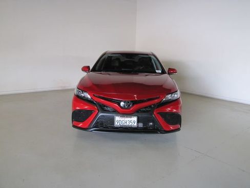 Used 2023 Toyota Camry SE FWD image 2