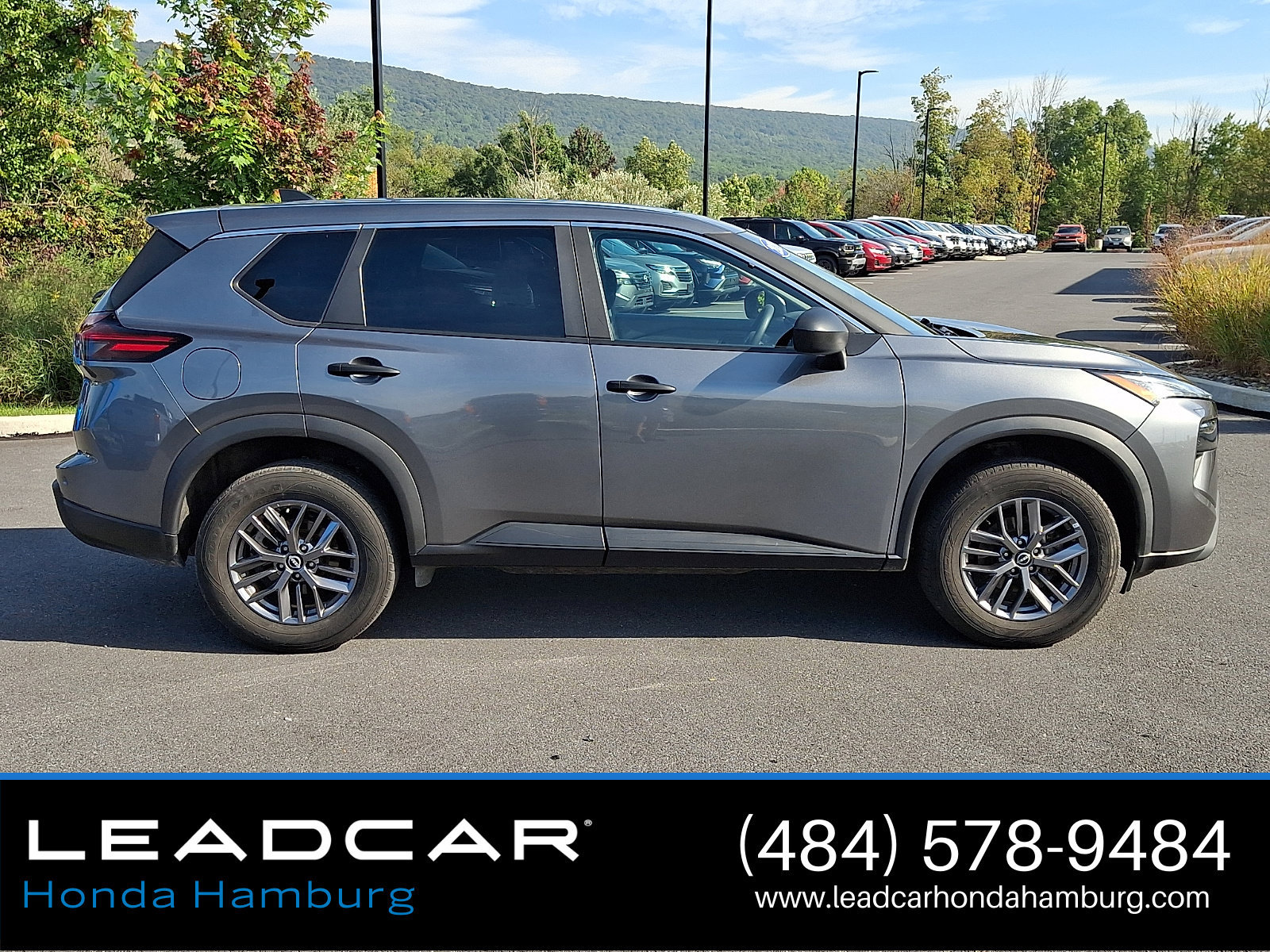 Used 2024 Nissan Rogue S AWD/4WD image 8
