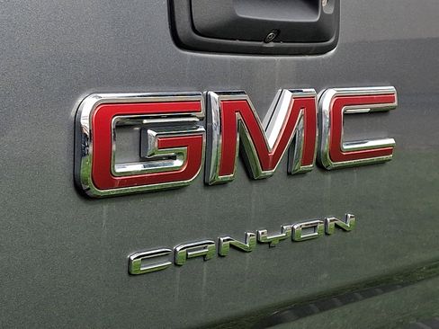 Used 2022 GMC Canyon AT4 w/ Trailering Package AWD/4WD image 4