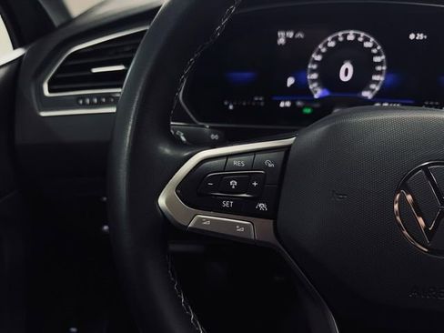 Used 2024 Volkswagen Tiguan SE image 23